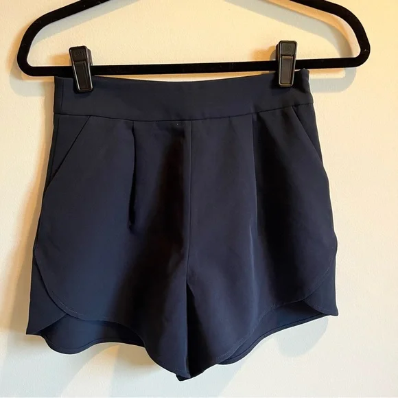 Milly Navy Blue Italian Cady Petal Shorts | 00 - Picture 2 of 6